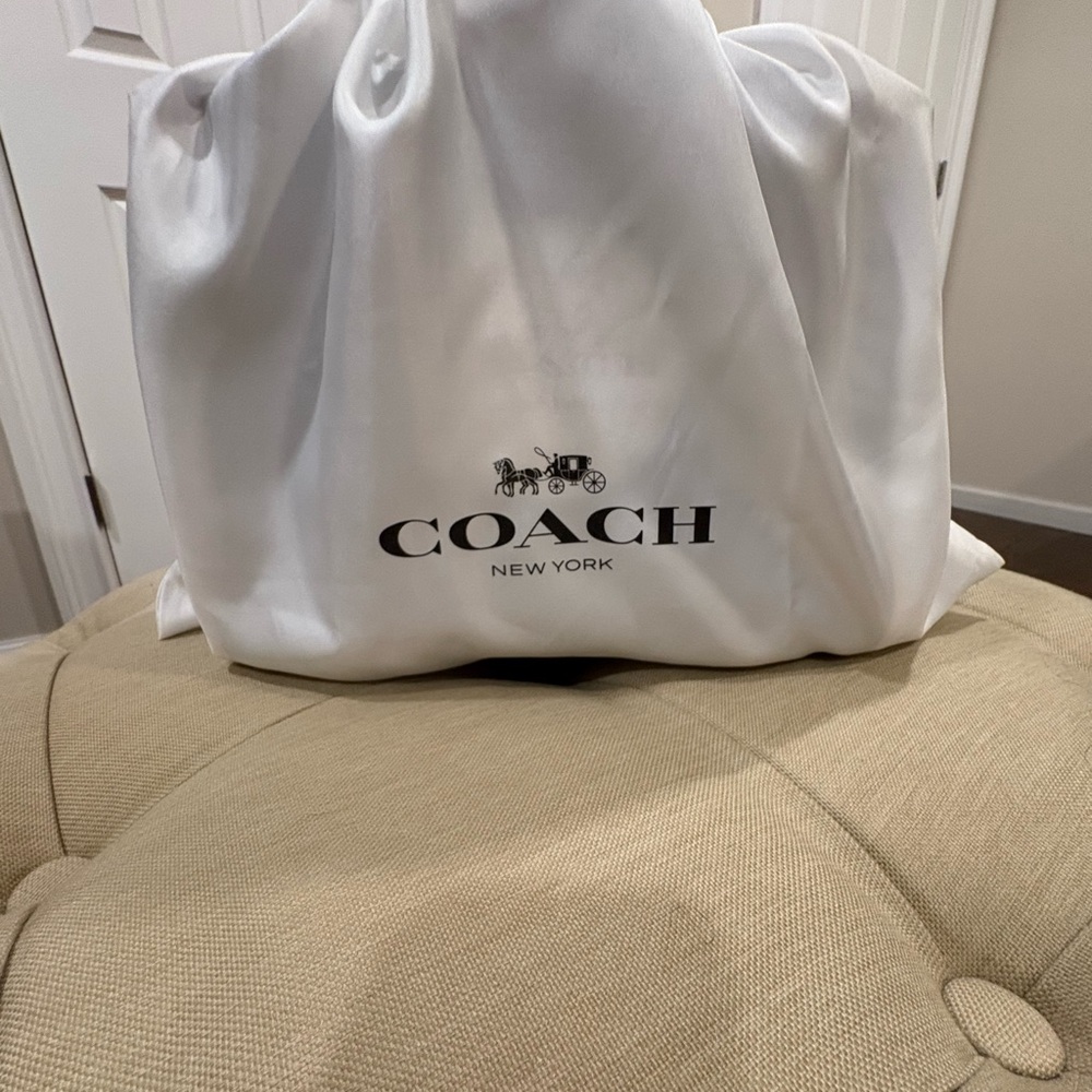 Coach Navy and Cream Tote Bag - Picture 6 of 8